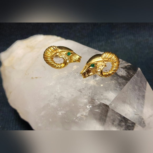 KENNETH J LANE For AVON Golden Ram's Head Earrings - Vintage - Picture 3 of 7